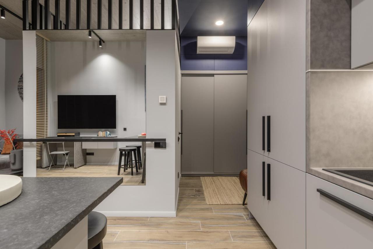 Ivis House Modern Apartment In Vilnius Old Town With Balcony VNO Extérieur photo