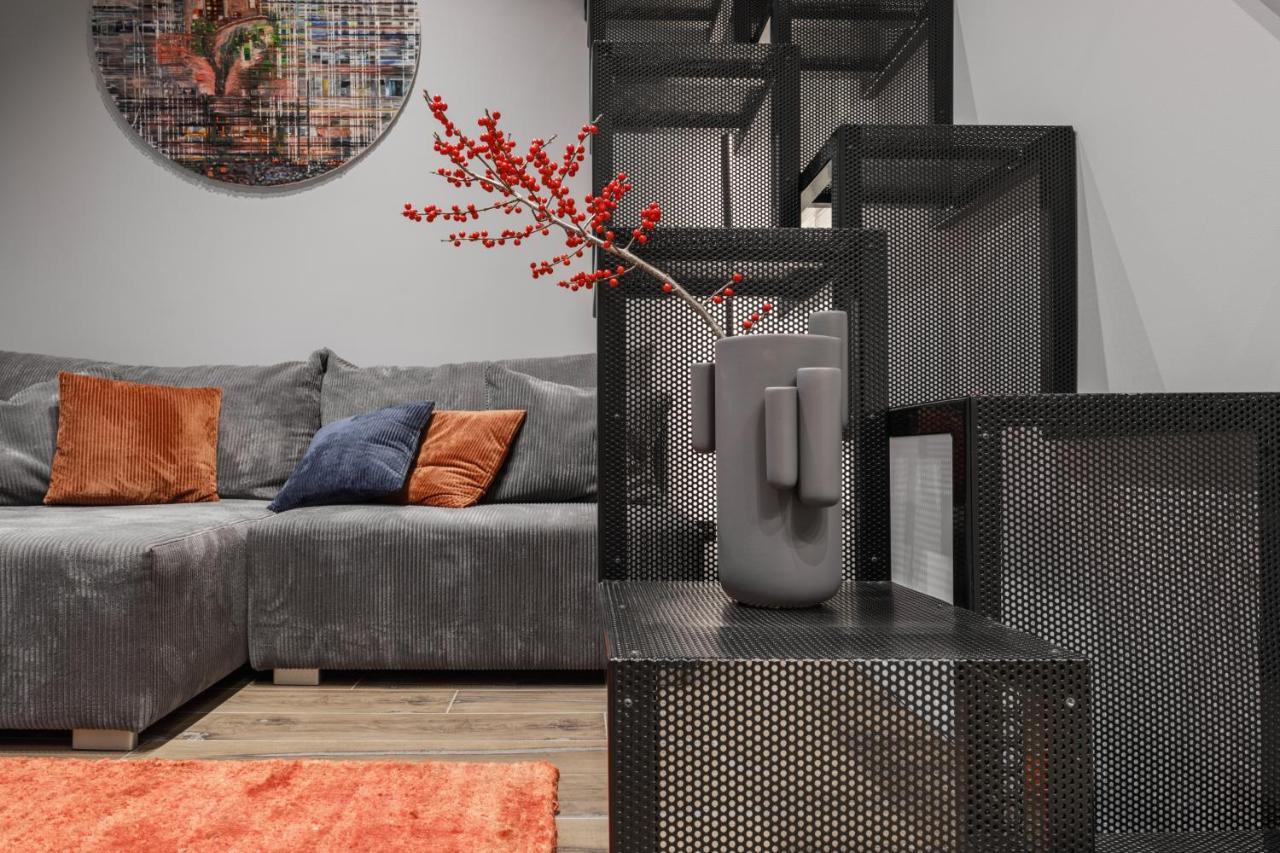 Ivis House Modern Apartment In Vilnius Old Town With Balcony VNO Extérieur photo