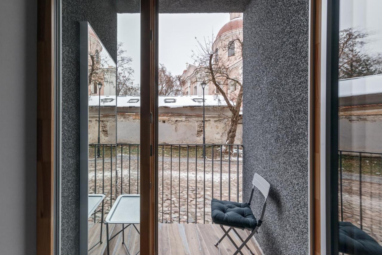 Ivis House Modern Apartment In Vilnius Old Town With Balcony VNO Extérieur photo