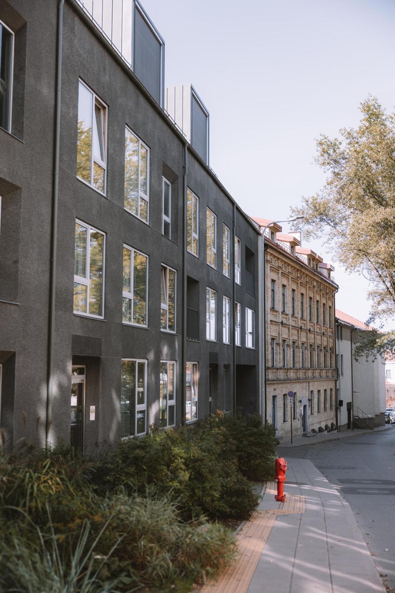 Ivis House Modern Apartment In Vilnius Old Town With Balcony VNO Extérieur photo